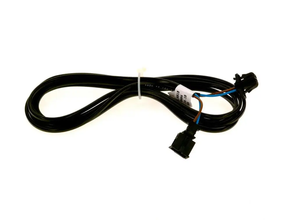 Schwarze Verlängerungsleitung mit zwei Steckverbindungen, geeignet für elektrische Anwendungen, hergestellt von Bosch.